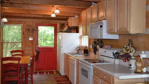 3545 Wildcat Rd, Deep Gap, NC 28618 photo 12