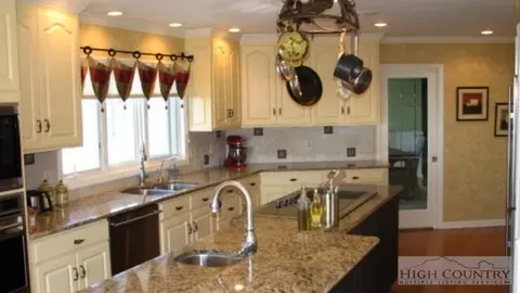 322 Greystone, Boone, NC 28607 photo 6