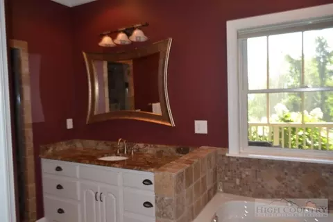 90 Stringer Dr, West Jefferson, NC 28694 photo 3