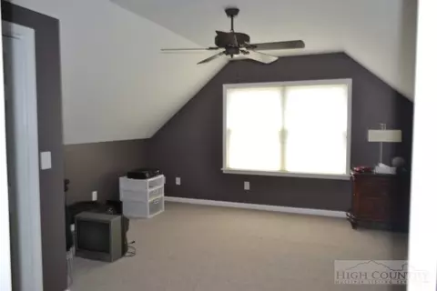 90 Stringer Dr, West Jefferson, NC 28694 photo 9