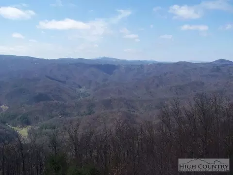 324 Skyview St, Deep Gap, NC 28618 photo 1