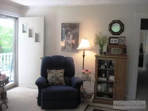 136 Davis Gentry Rd, Lansing, NC 28643 photo 3