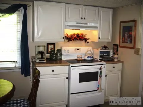 136 Davis Gentry Rd, Lansing, NC 28643 photo 10