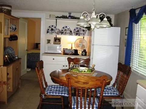 136 Davis Gentry Rd, Lansing, NC 28643 photo 11