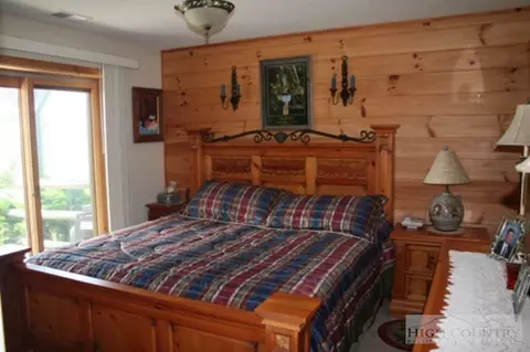 861 Bobcat Mountain Ln, Purlear, NC 28665 photo 3