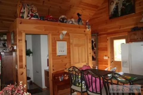 861 Bobcat Mountain Ln, Purlear, NC 28665 photo 15