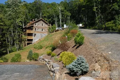 506 Tomahawk Dr, Todd, NC 28684 photo 2