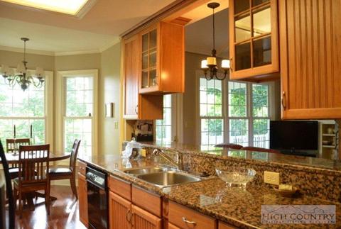 331 Ridge Cir, Boone, NC 28607 photo 3
