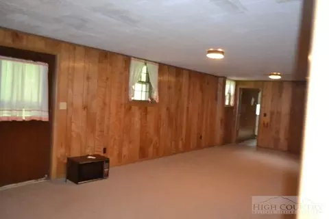 346 Main St, Jefferson, NC 28640 photo 12