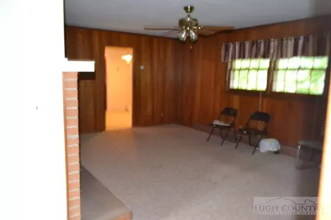 346 Main St, Jefferson, NC 28640 photo 8