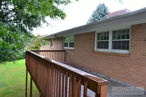 346 Main St, Jefferson, NC 28640 photo 2