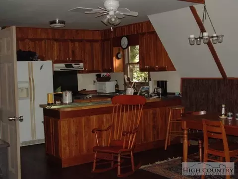 142 Twisting Trl, Deep Gap, NC 28618 photo 2