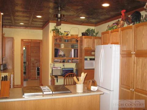 119 Sandy Pt, Deep Gap, NC 28618 photo 9
