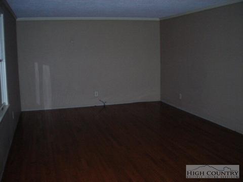 219 Hickory Knl, Deep Gap, NC 28618 photo 10