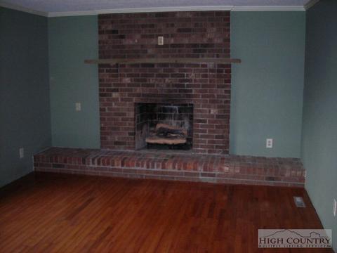 219 Hickory Knl, Deep Gap, NC 28618 photo 7