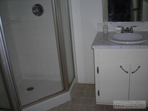219 Hickory Knl, Deep Gap, NC 28618 photo 9