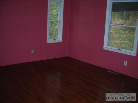 219 Hickory Knl, Deep Gap, NC 28618 photo 8