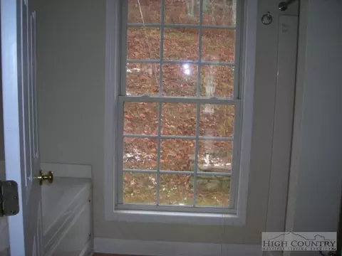 1086 Chestnut Ridge Trl, Seven Devils, NC 28604 photo 10