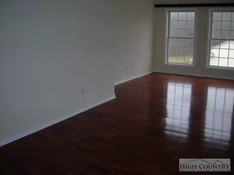 1086 Chestnut Ridge Trl, Seven Devils, NC 28604 photo 5