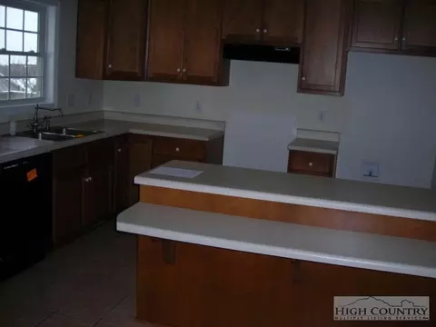 1086 Chestnut Ridge Trl, Seven Devils, NC 28604 photo 3