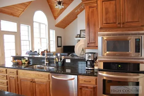 185 Pinecrest Ct, Boone, NC 28607 photo 31
