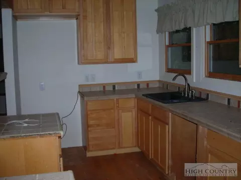 534 Tarleton Cir, Boone, NC 28607 photo 3