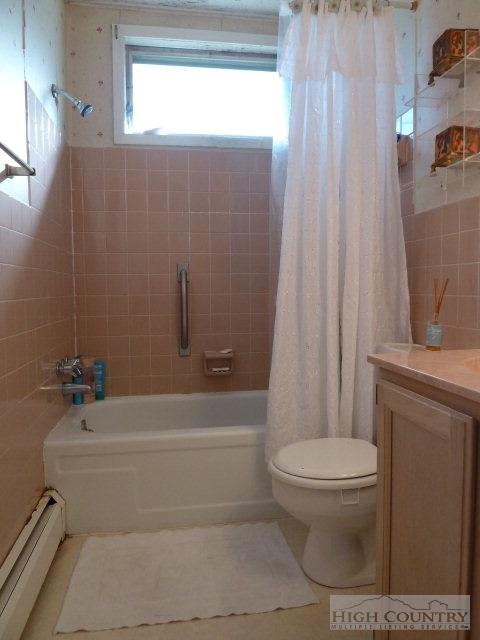 135 Chandy St, Boone, NC 28607 photo 6