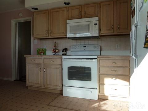 135 Chandy St, Boone, NC 28607 photo 12