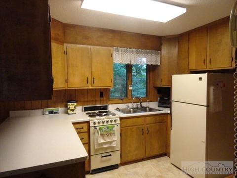 303 Elderberry Loop, Linville, NC 28646 photo 9