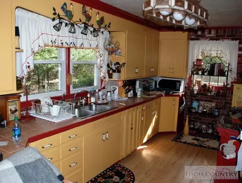 145 Ragan Rd, Todd, NC 28684 photo 11