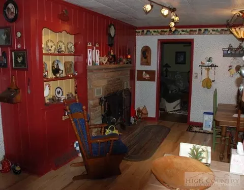 145 Ragan Rd, Todd, NC 28684 photo 10