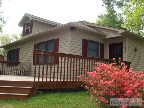 225 Crest Dr, Boone, NC 28607 photo 1