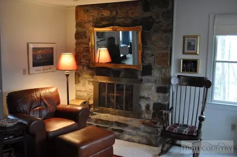 225 Crest Dr, Boone, NC 28607 photo 2