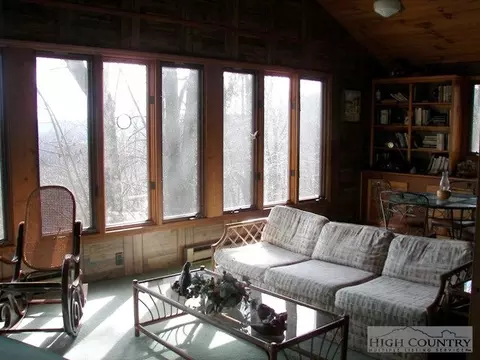 127 Sassafras, Deep Gap, NC 28618 photo 4
