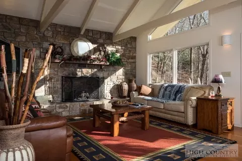 2457 Hickory, Boone, NC 28607 photo 4