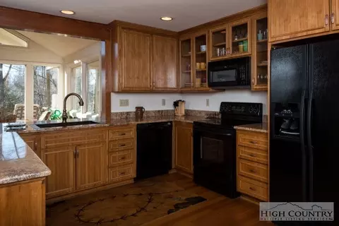 2457 Hickory, Boone, NC 28607 photo 40