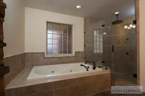 2457 Hickory, Boone, NC 28607 photo 10