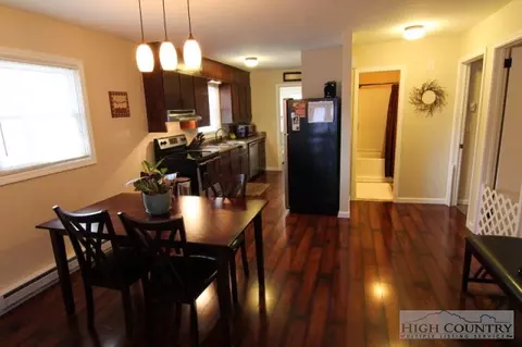 131 Maple Dr, Boone, NC 28607 photo 4