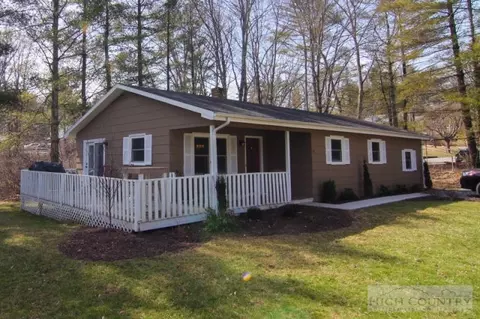 131 Maple Dr, Boone, NC 28607 photo 1