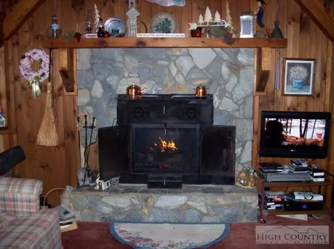 673 Alpine Way, Todd, NC 28684 photo 2