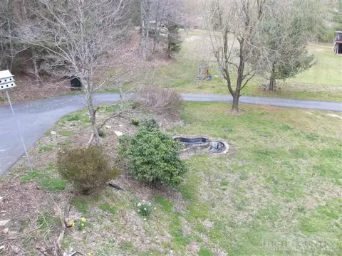 3192 Wildcat Rd, Deep Gap, NC 28618 photo 12