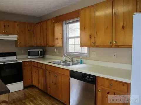 3192 Wildcat Rd, Deep Gap, NC 28618 photo 22