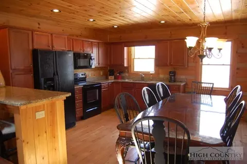 278 Wyatts Way, Vilas, NC 28692 photo 17
