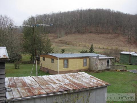 698 Curley Maple, Boone, NC 28607 photo 2