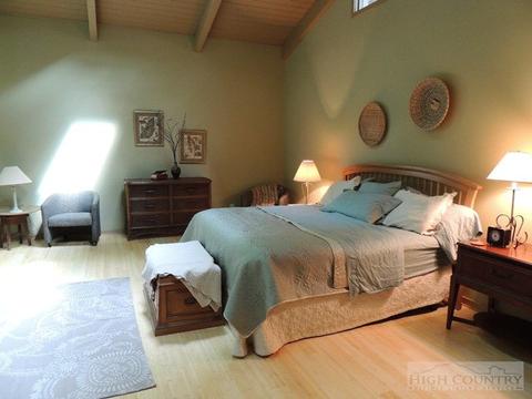 663 Cherry, Boone, NC 28607 photo 4
