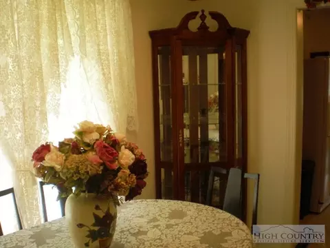 235 Howell Rd, Lansing, NC 28643 photo 9