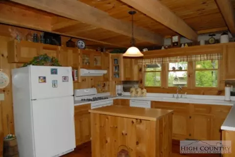 335 Yellowbear Dr, Todd, NC 28684 photo 9