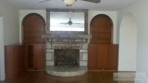 154 Pine St, Boone, NC 28607 photo 8