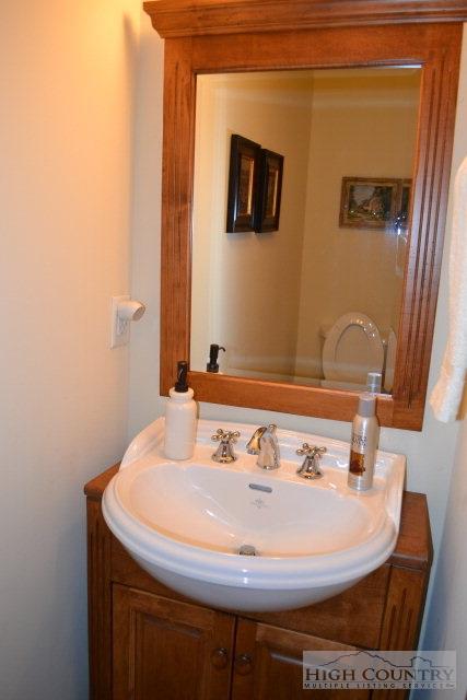 206 Overlook Dr, Deep Gap, NC 28618 photo 6
