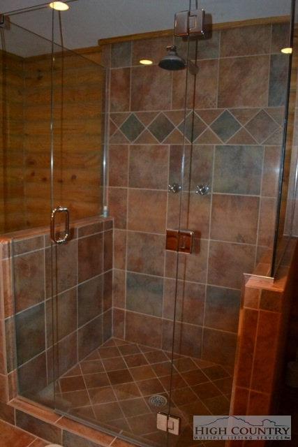 206 Overlook Dr, Deep Gap, NC 28618 photo 9
